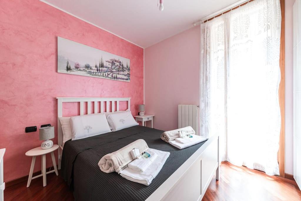Appartamento Caterina A 5 Minuti Da Milano Fiere E San Siro Con Wifi-Netflix-Free Parking Kültér fotó